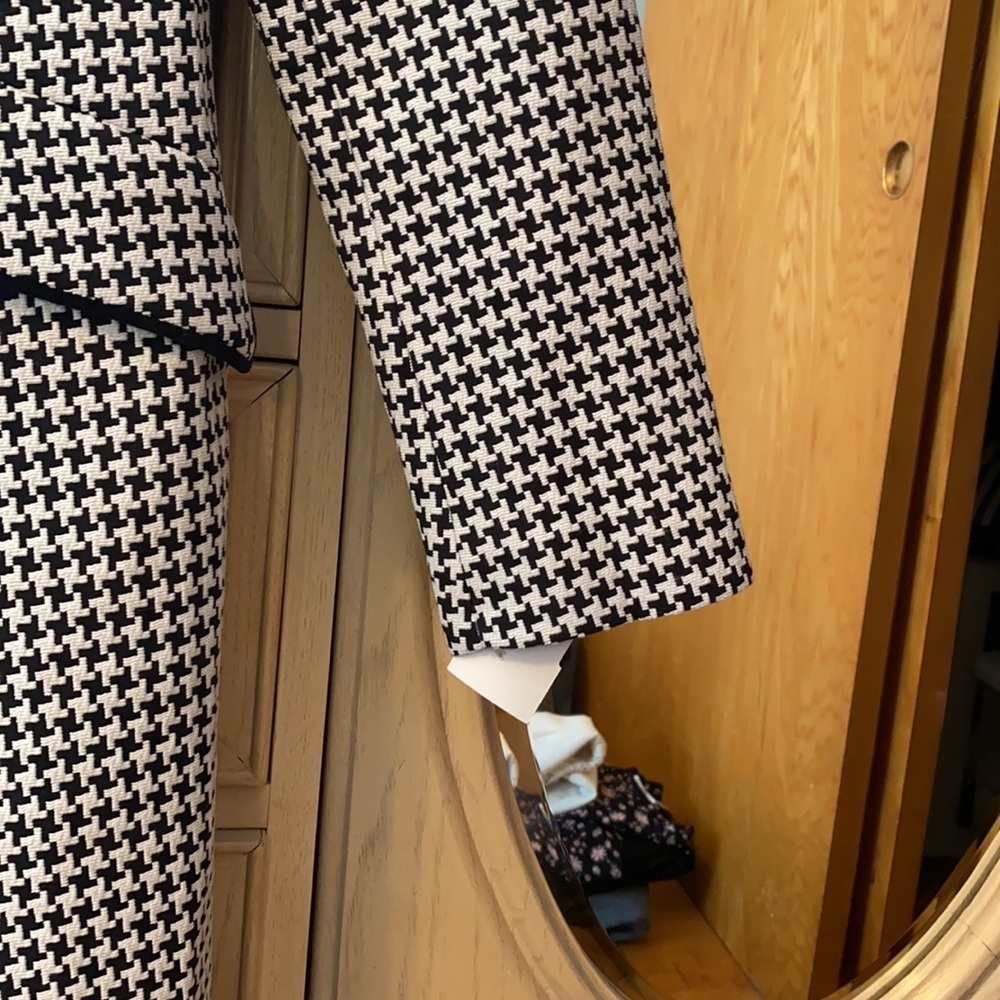 White House Black Market Houndstooth Coat - Picture 6 of 14